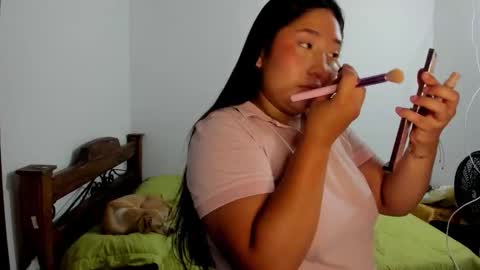 Snapshot of cherrycurvy_01 chatting on 01.06.26 Sofia online show from 01.06.26