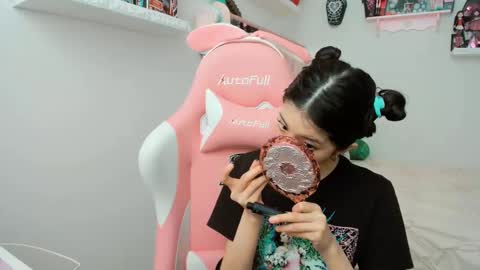 Snapshot of cherrymafer666 chatting on 02.11.25 cherrycute666 online show from 02.11.25