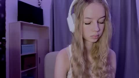 Evie online show from 10.28.25