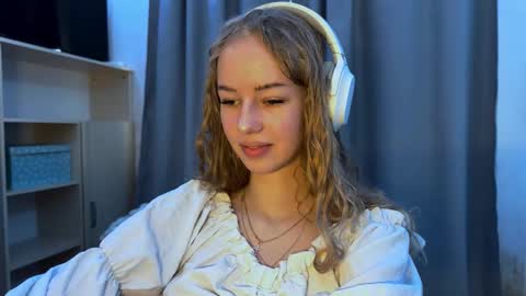 Evie online show from 11.07.25