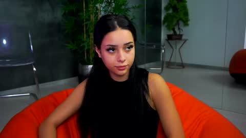 Snapshot of cherryselena chatting on 09.22.25 Selena online show from 09.22.25