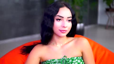 Snapshot of cherryselena chatting on 10.01.25 Selena online show from 10.01.25