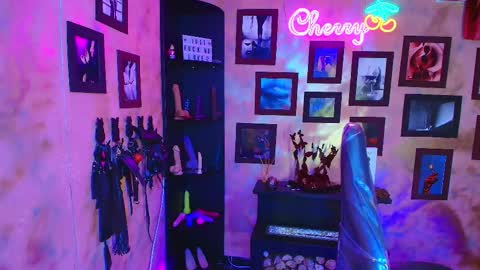 Snapshot of cherryy_bombshelll chatting on 11.16.25 cherry online show from 11.16.25