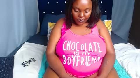 Snapshot of cherryyummy69 chatting on 12.18.25 cherryyummy69 online show from 12.18.25