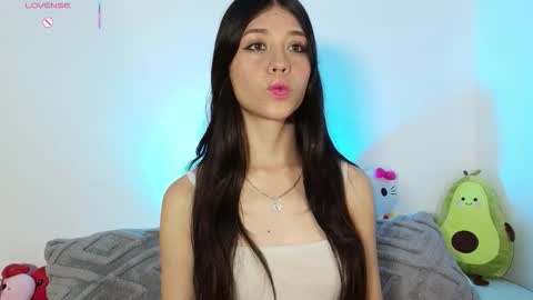 Snapshot of cheryelfox chatting on 11.05.25 cheryelfox online show from 11.05.25