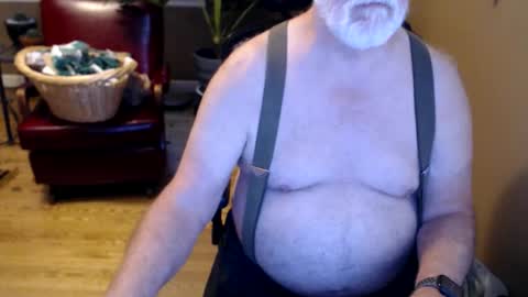 Snapshot of chgodad chatting on 11.18.25 chgodad online show from 11.18.25