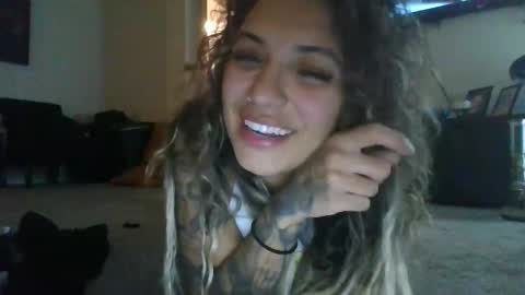 Snapshot of chicagobabe312 chatting on 11.15.25 chicagobabe312 online show from 11.15.25