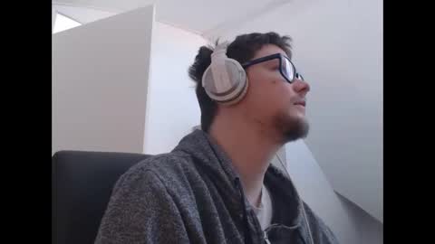 Snapshot of chillzonecam chatting on 09.14.25 chillzonecam online show from 09.14.25