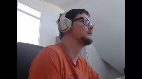 Snapshot of chillzonecam chatting on 09.22.25 chillzonecam online show from 09.22.25