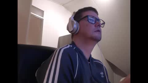 Snapshot of chillzonecam chatting on 03.14.26 chillzonecam online show from 03.14.26