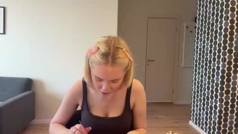 Chanelle online show from 07.12.26