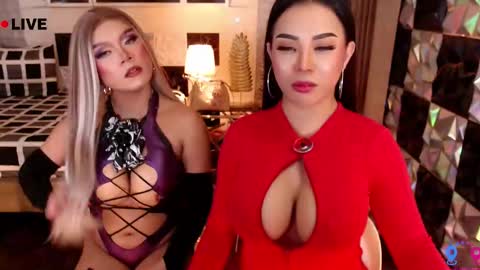 Snapshot of chixfranching chatting on 11.27.25 Franching Lee online show from 11.27.25