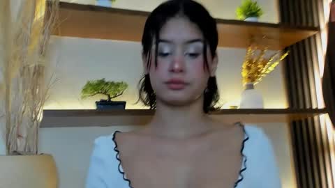 Snapshot of chloe5__ chatting on 12.22.25 C H L O E online show from 12.22.25