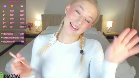 Snapshot of chloe_alba chatting on 01.09.26 Chloe online show from 01.09.26