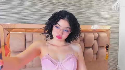 Snapshot of chloe_cortez chatting on 06.13.26 chloe online show from 06.13.26