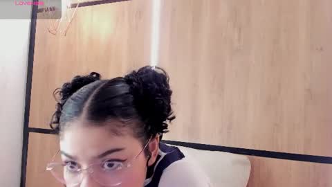 Snapshot of chloe_cortez chatting on 07.17.26 chloe online show from 07.17.26