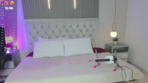 Snapshot of chloe_dolls18 chatting on 01.08.26 CLHOE online show from 01.08.26