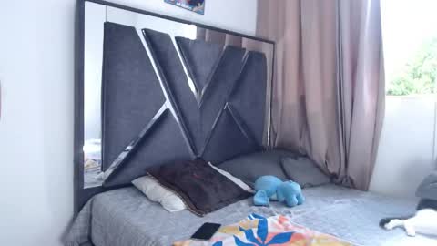 Chloe and Danna online show from 04.24.26