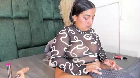 Snapshot of chloe_jackson25 chatting on 02.14.26 Chloe online show from 02.14.26