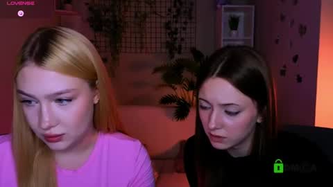 Snapshot of chloe_ley chatting on 06.22.26 chloe_ley online show from 06.22.26