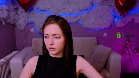 Snapshot of chloe_ley chatting on 06.28.26 chloe_ley online show from 06.28.26