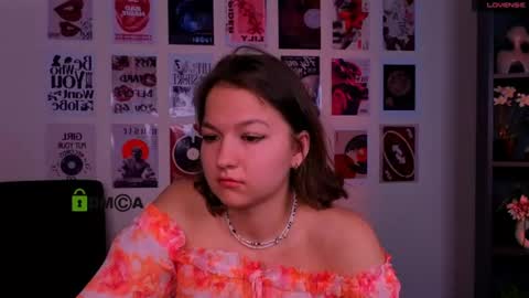 Snapshot of chloe_ley chatting on 07.11.26 chloe_ley online show from 07.11.26