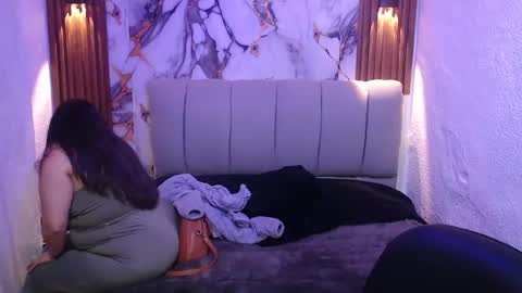 chloe_smith5 online show from 11.25.25