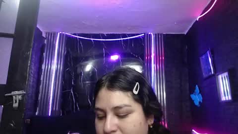 Snapshot of chloe_smith5 chatting on 05.18.26 chloe_smith5 online show from 05.18.26