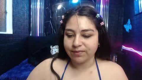 Snapshot of chloe_smith5 chatting on 06.06.26 chloe_smith5 online show from 06.06.26