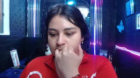 Snapshot of chloe_smith5 chatting on 06.16.26 chloe_smith5 online show from 06.16.26