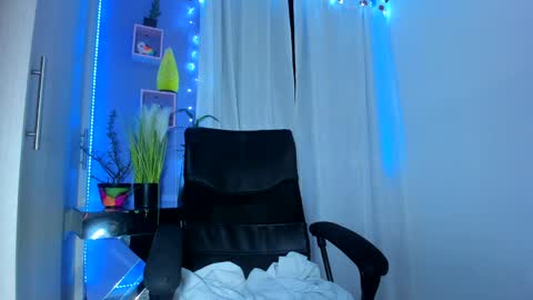 Snapshot of chloe_sweet7 chatting on 12.19.24 Chloe Miller  online show from 12.19.24
