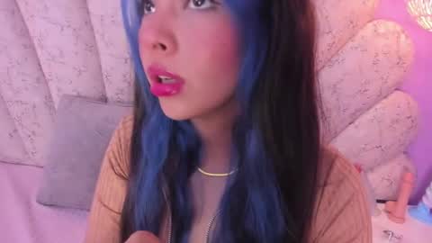 Snapshot of chloe_watson_ chatting on 02.08.25 online show from 02.08.25