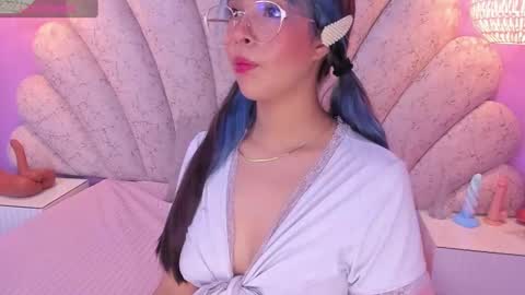 Snapshot of chloe_watson_ chatting on 02.13.25 online show from 02.13.25