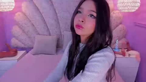 Snapshot of chloe_watson_ chatting on 03.05.25 online show from 03.05.25