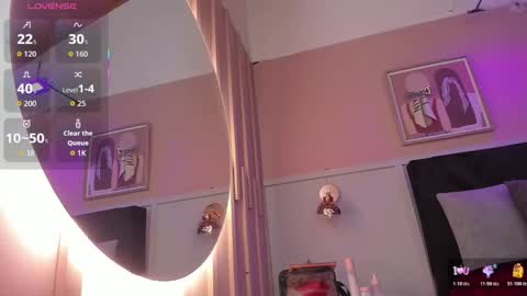 Snapshot of chloe_watson_ chatting on 11.06.25 online show from 11.06.25