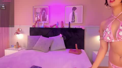 Snapshot of chloe_watson_ chatting on 12.02.25 online show from 12.02.25