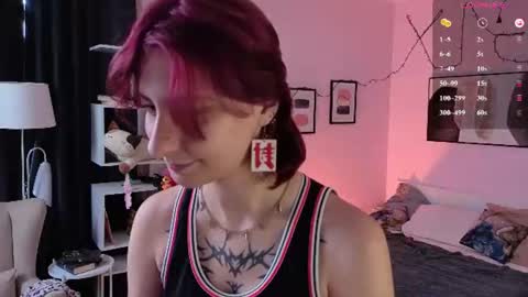 Snapshot of chloe_wewood chatting on 06.28.26 Sofia online show from 06.28.26