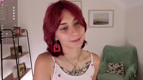 Snapshot of chloe_wewood chatting on 07.17.26 Sofia online show from 07.17.26