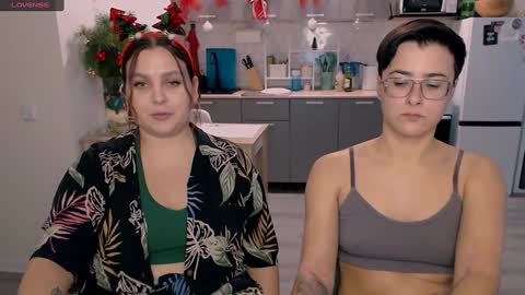 Snapshot of chloe_x_ chatting on 12.29.24 Eva and Sandra online show from 12.29.24