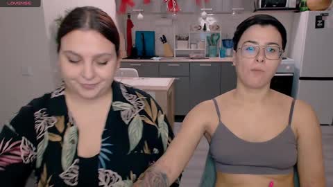 Snapshot of chloe_x_ chatting on 01.04.25 Eva and Sandra online show from 01.04.25