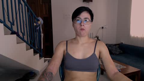 Snapshot of chloe_x_ chatting on 01.29.25 Eva and Sandra online show from 01.29.25