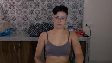 Snapshot of chloe_x_ chatting on 02.24.25 Eva and Sandra online show from 02.24.25