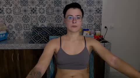 Snapshot of chloe_x_ chatting on 03.12.25 Eva and Sandra online show from 03.12.25