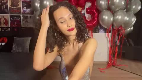 Snapshot of chloechain chatting on 11.11.25 chloe online show from 11.11.25