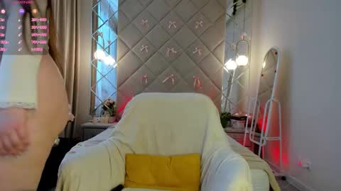 Snapshot of chloee_white chatting on 03.09.26 chloee white online show from 03.09.26