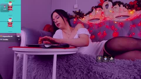 Snapshot of chloefulton chatting on 12.29.24 Chloe Fulton online show from 12.29.24