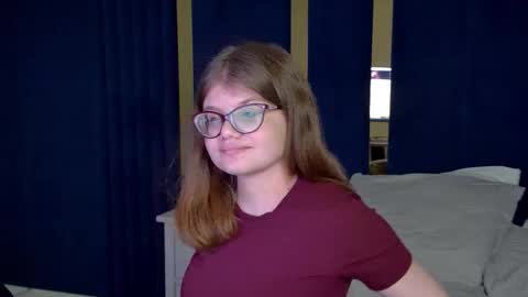 Snapshot of chloehalses chatting on 01.12.26 ChloeHalses online show from 01.12.26