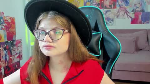ChloeHalses online show from 03.22.26