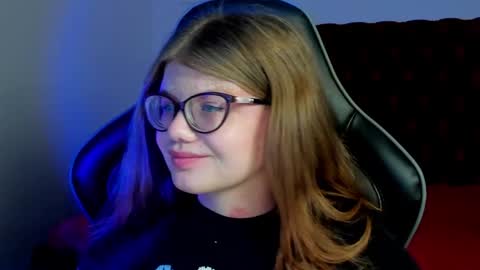 ChloeHalses online show from 03.29.26