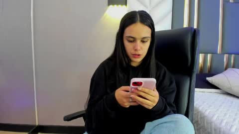  Chloe Harper  online show from 06.05.26